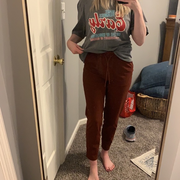 Sold - Lululemon keep moving pant - Picture 2 of 3